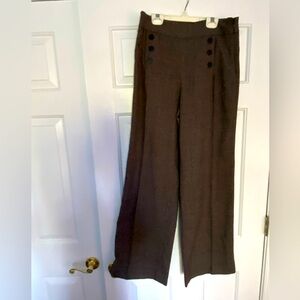 Brown plaid trousers. Side zipper. Size 6